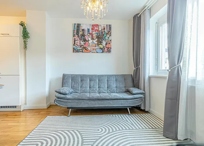 Stylish 1br & 1living In Appartement *