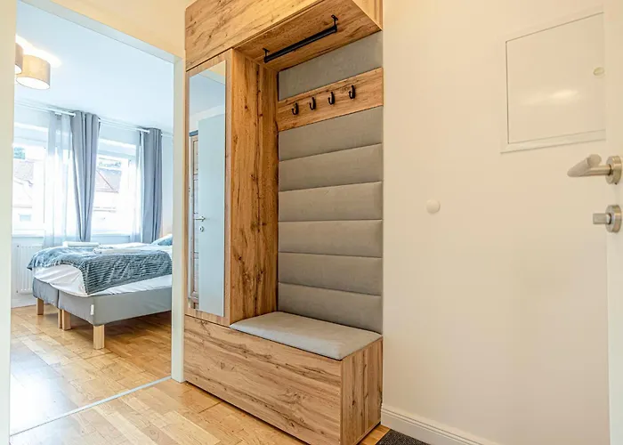 Stylish 1br & 1living In