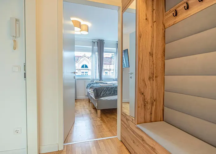 Stylish 1br & 1living In Apartment *