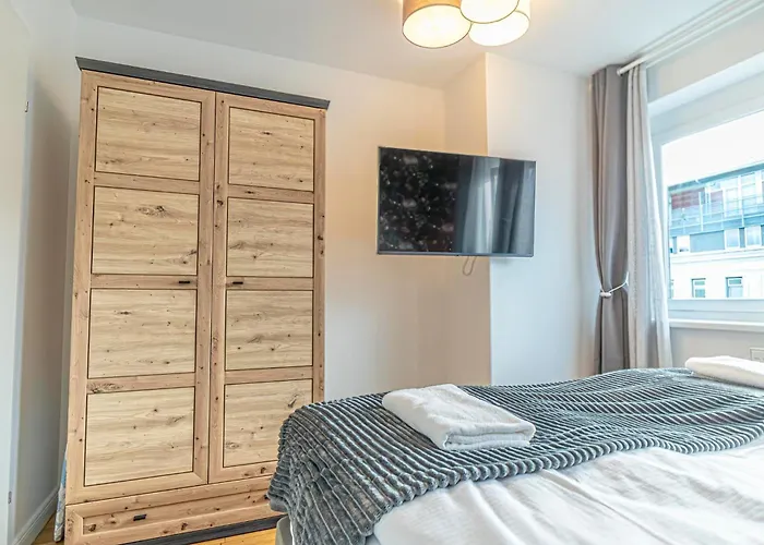 Stylish 1br & 1living In